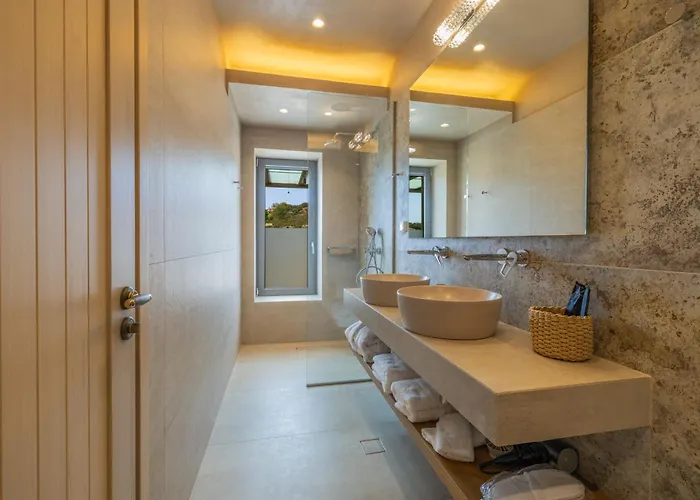 Zeus Luxury - Ermis Βίλα Κλείσματα